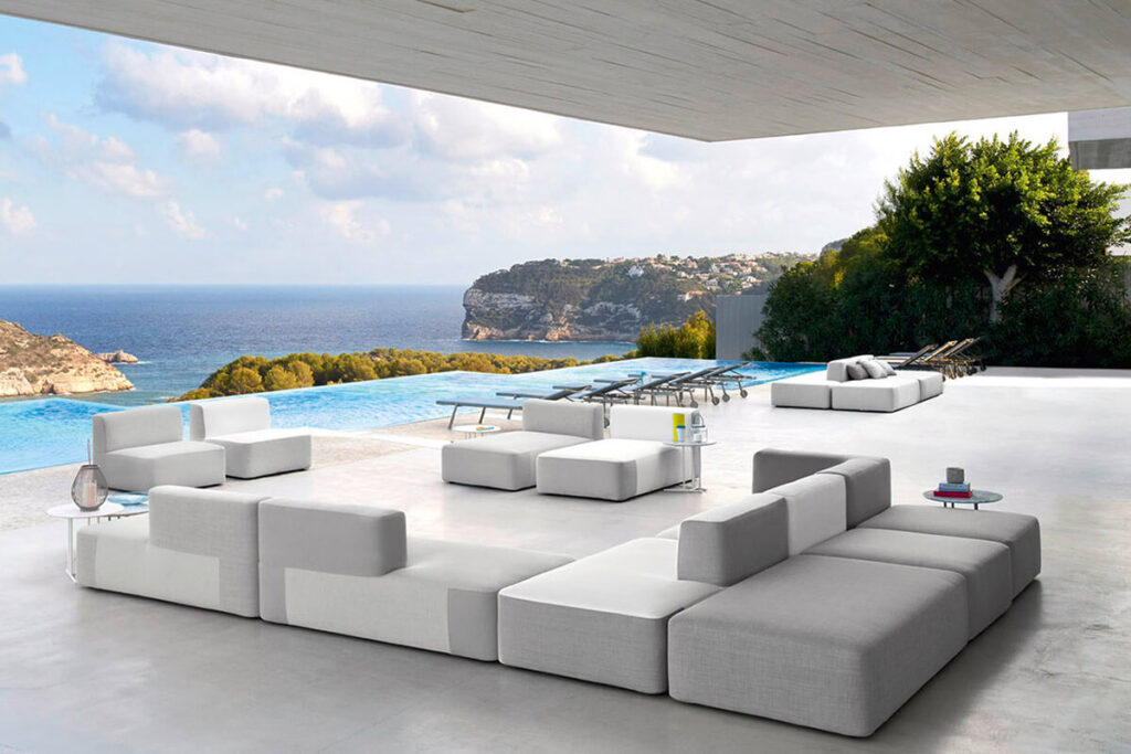 How to choose the ideal garden sofas and armchairs for a welcoming outdoor  space