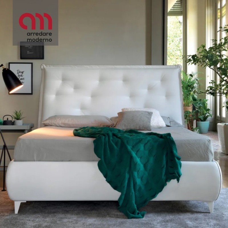 Claire Ergogreen Queensizebett aus Leder mit Stauraum