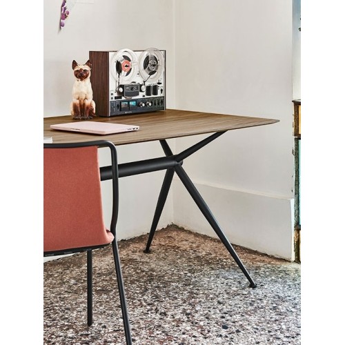 Brioso Midj fixed table