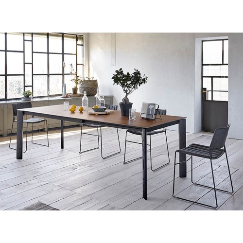 Blade XL Midj extedable table with wooden top