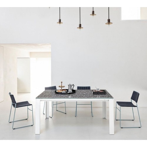 Marcopolo Midj extendable table