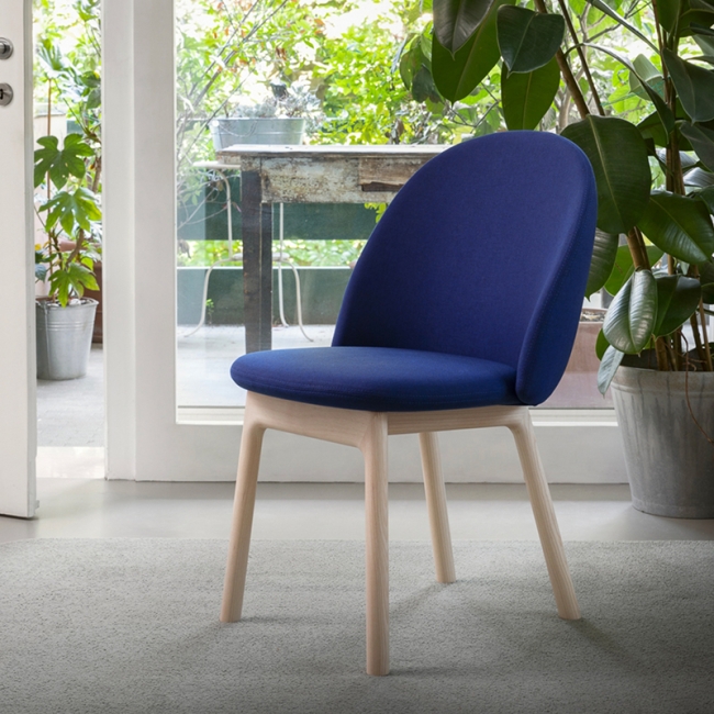 Iola Wood Miniforms Chair