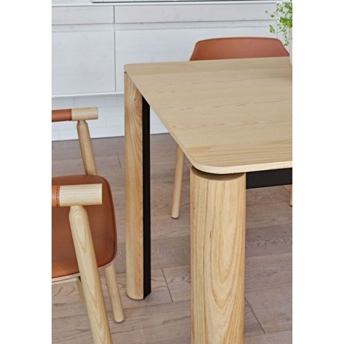 Woody Midj fixed table