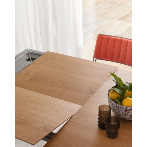 Akashi Midj extendable table