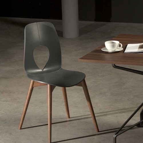 hole-wood-chair-tonin-casa