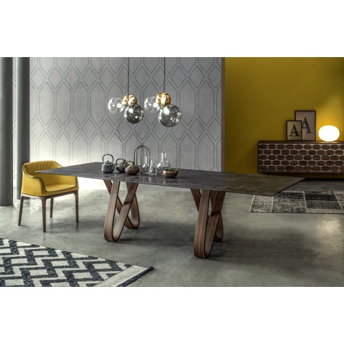 Butterfly Tonin Casa extendable Table