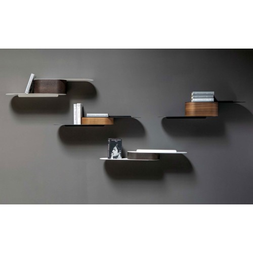 snowboards-tonin-casa-shelf