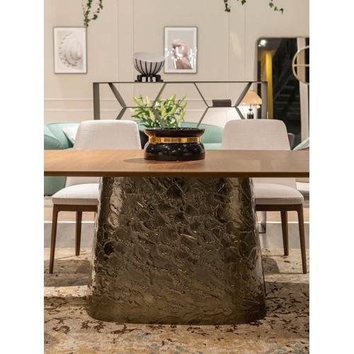 adone-tonin-casa-table