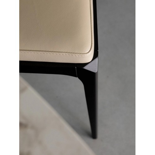 mademoiselle-tonin-casa-chair