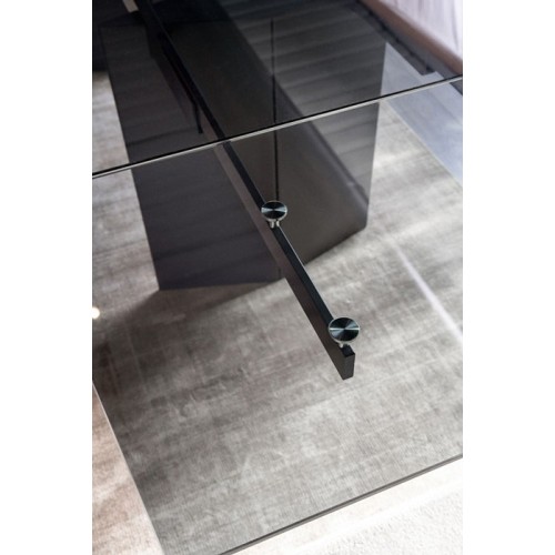 Milton Cantori extendable Table