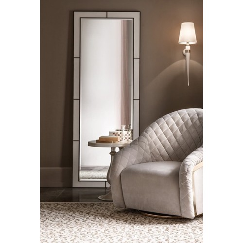 Amelia Cantori Mirror