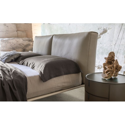 papillon-alivar-queen-size-bed