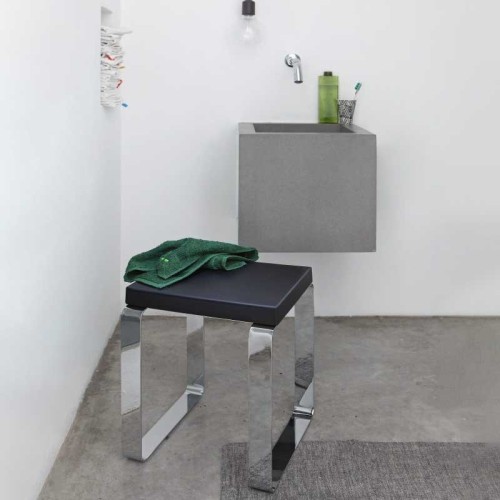 Quadra Geelli bathroom stool