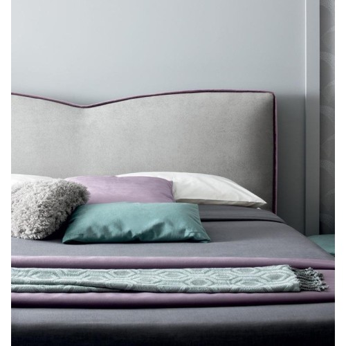 Double bed Megan Felis: Modern Design and Comfort - Arredare Moderno