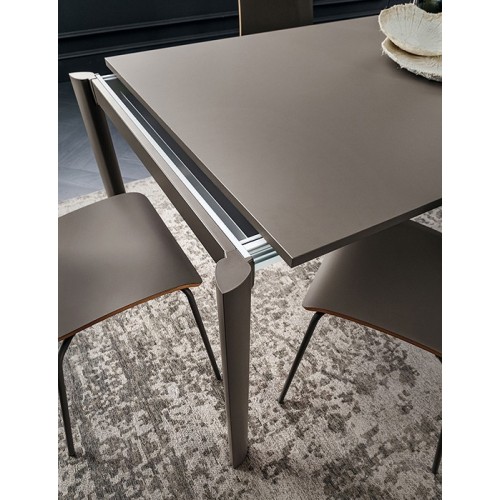 Aaron La Primavera Extendable Table