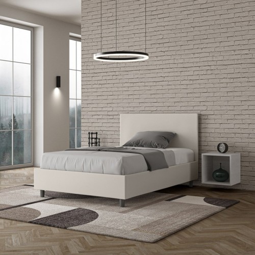 adele-itamoby-one-and-half-bed