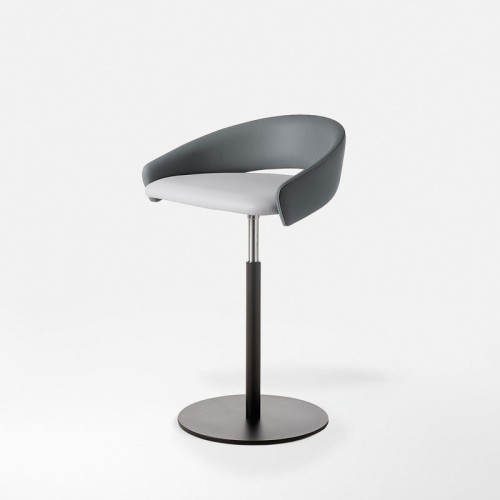 Kimmi Kastel swivel stool