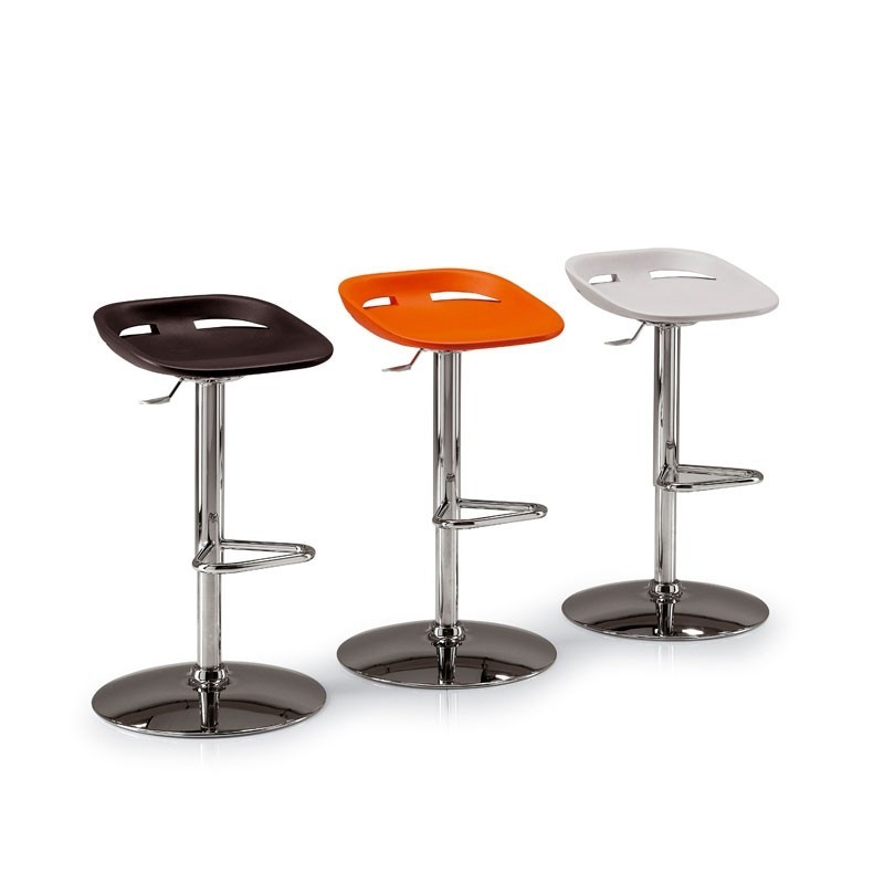 Klou Kastel swivel stool