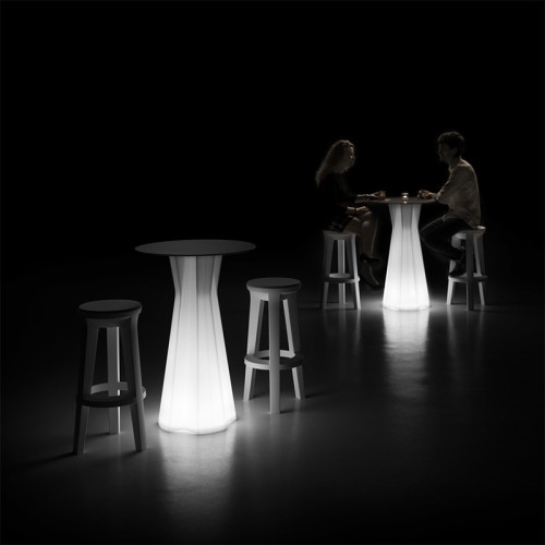 frozen-table-plust-lightable