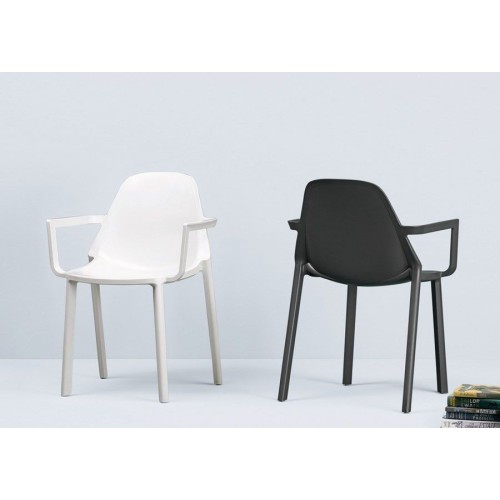 Più Scab Chair with armrests