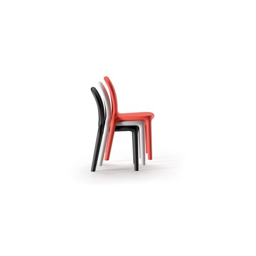 Chloé Plust Chair