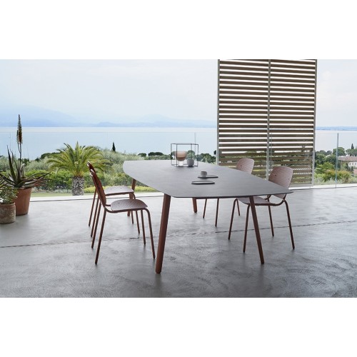 Leo Scab Design dining Table