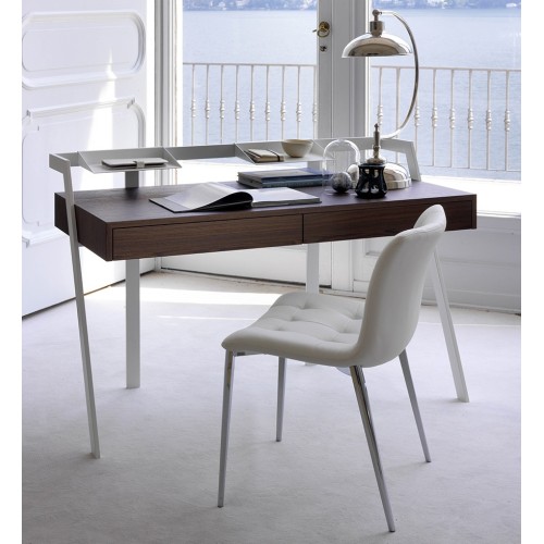 Zac Bontempi desk