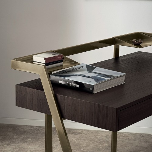 Zac Bontempi desk