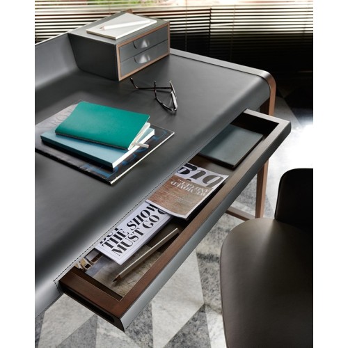 linus-potocco-desk