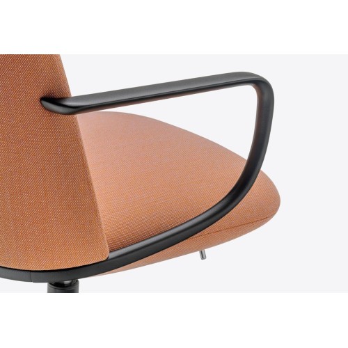 Elinor Pedrali Swivel armchair