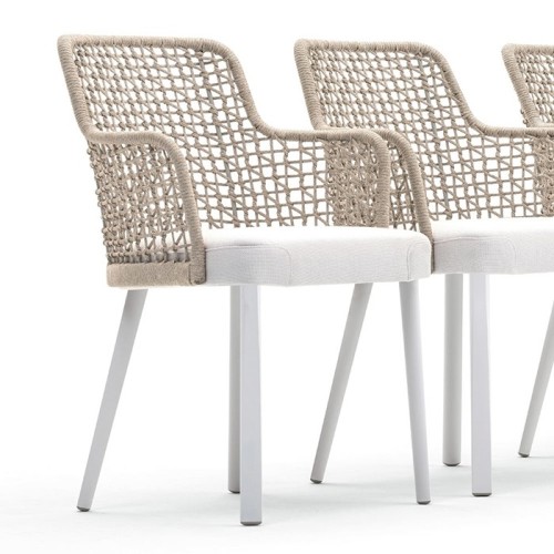 emma-armchair-varaschin-aluminum-legs-fabric-seat