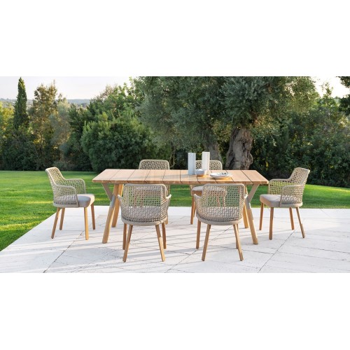 emma-garden-chiar-varaschin-wooden-legs-fabric-seat