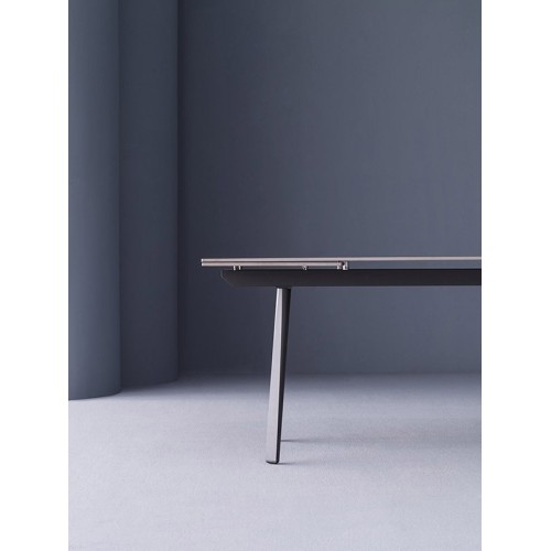 emma-varaschin-extendable-table