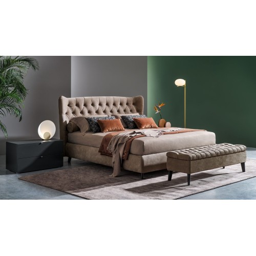 Tommy Twils Modern Queen size Bed