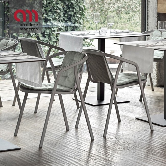 Ines Bontempi chair outdoor