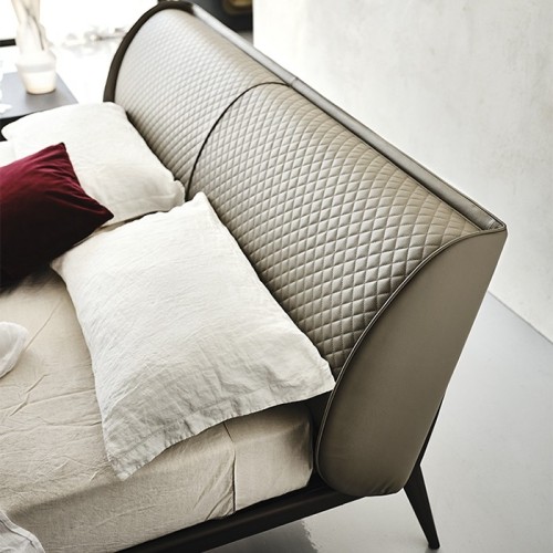 Ayrton Cattelan Italia Bed