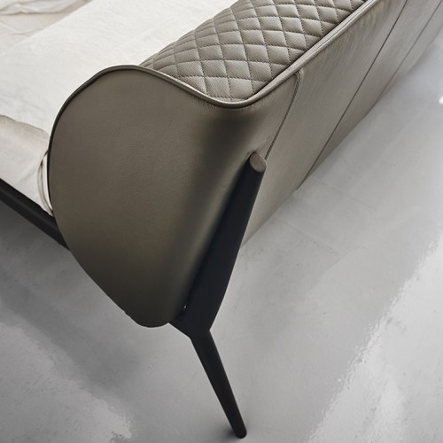 Ayrton Cattelan Italia Bed