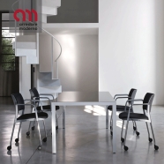 Kyos Kastel chair with castors