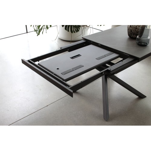 Tokyo Altacom Table design