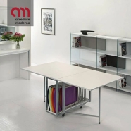 Mesa Archimede Pezzani con sillas plegables Zeta