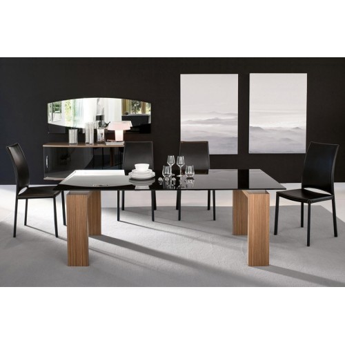 Brooklyn Tonin Casa Table