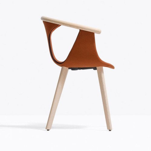 Fox Pedrali Fauteuil pieds en bois et revêtu